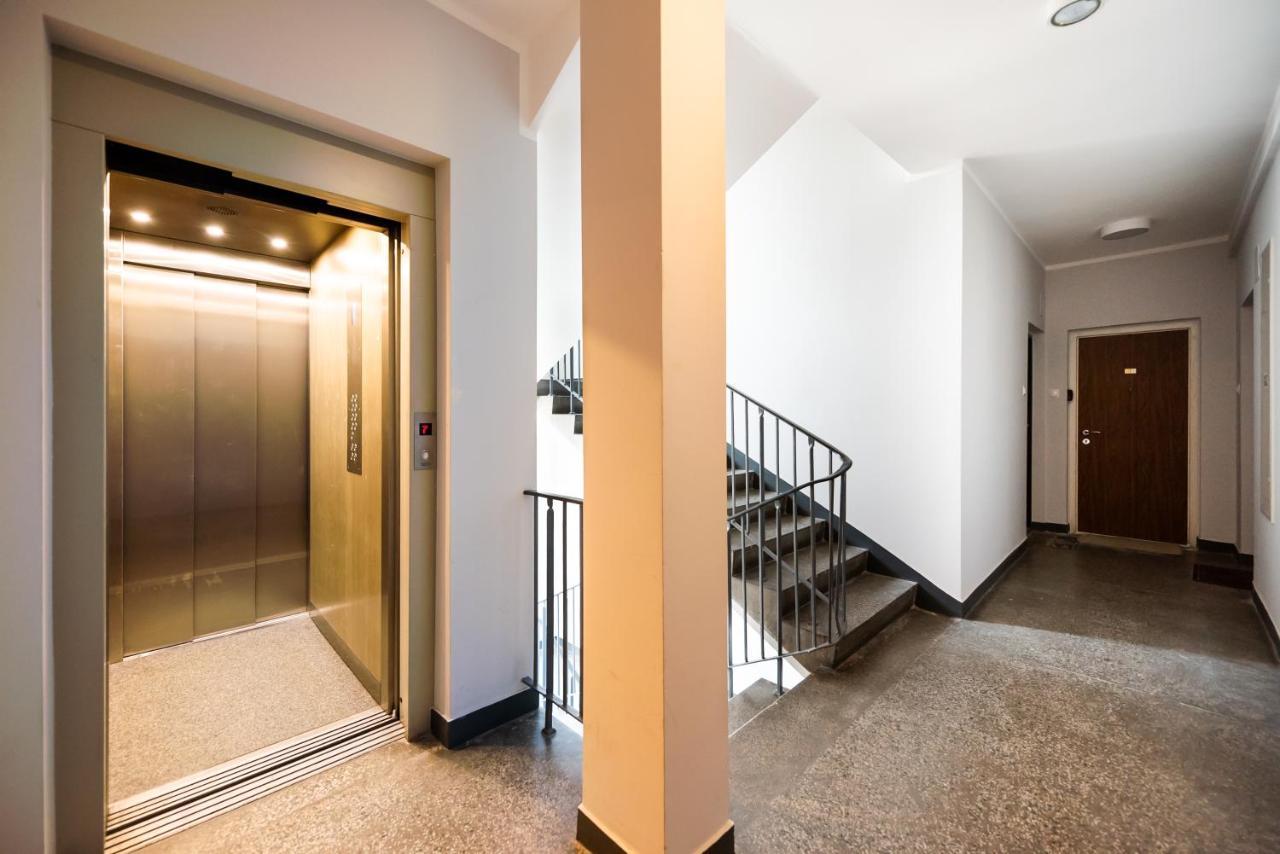 Remarkable City Centre Apartment Warsaw Exterior photo